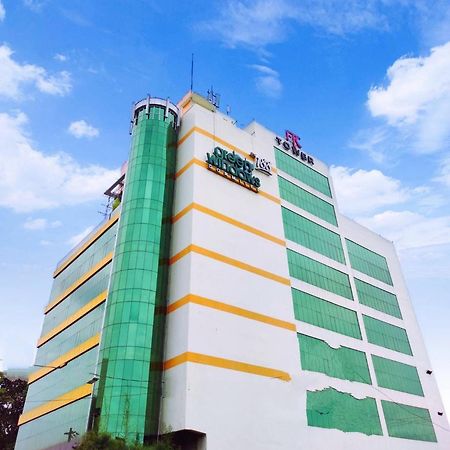 Greenwindows Hotel Davao City Екстериор снимка