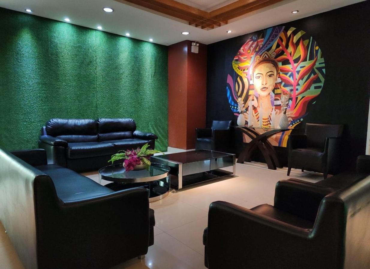Greenwindows Hotel Davao City Екстериор снимка