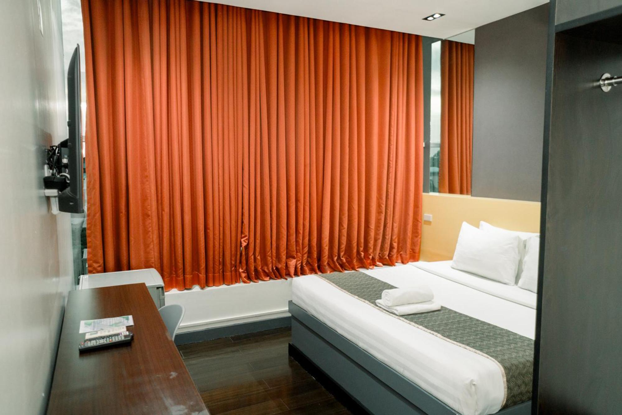 Greenwindows Hotel Davao City Екстериор снимка